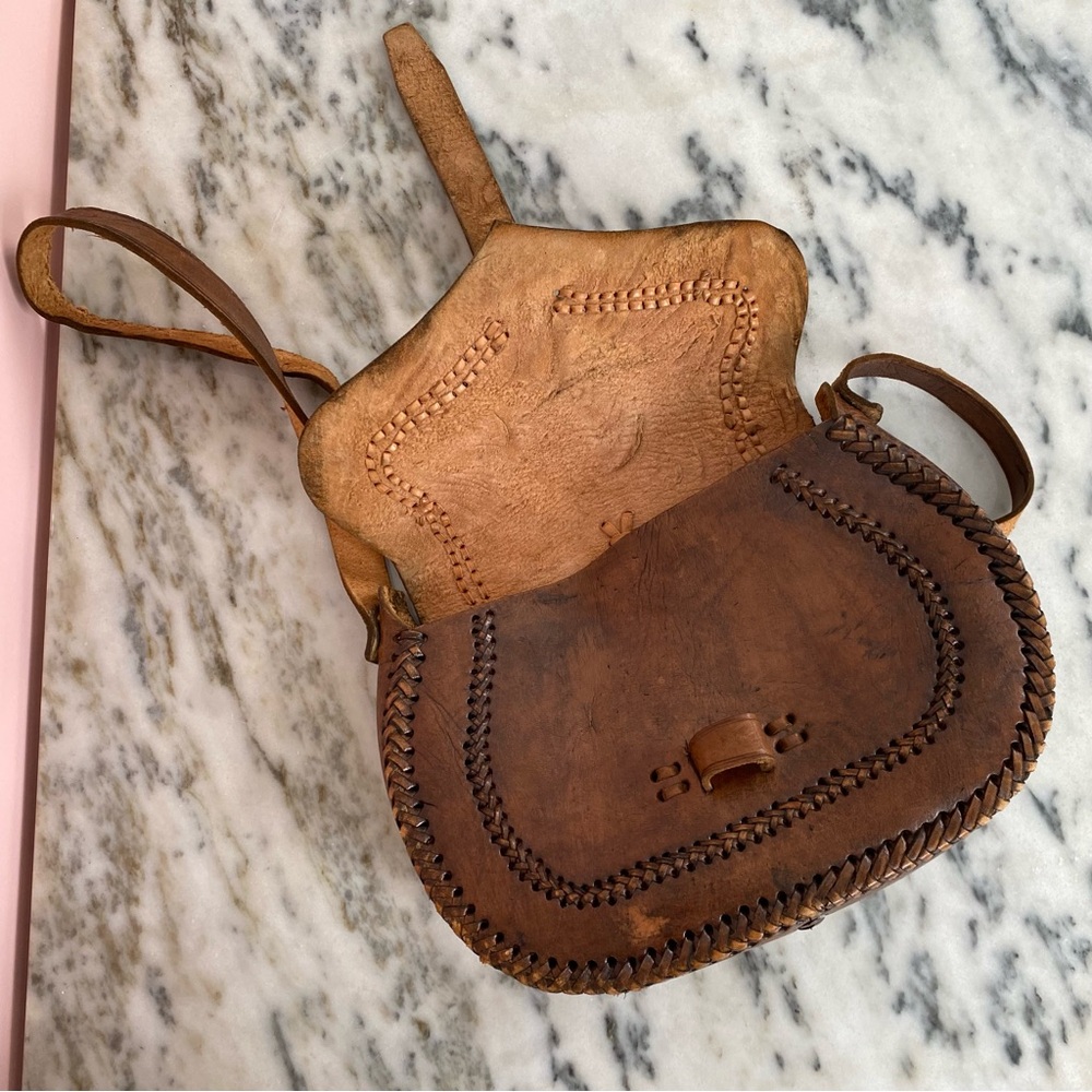 Handcrafted Vintage Brown Leather Saddle Crossbody Bag - Picture 6 of 10